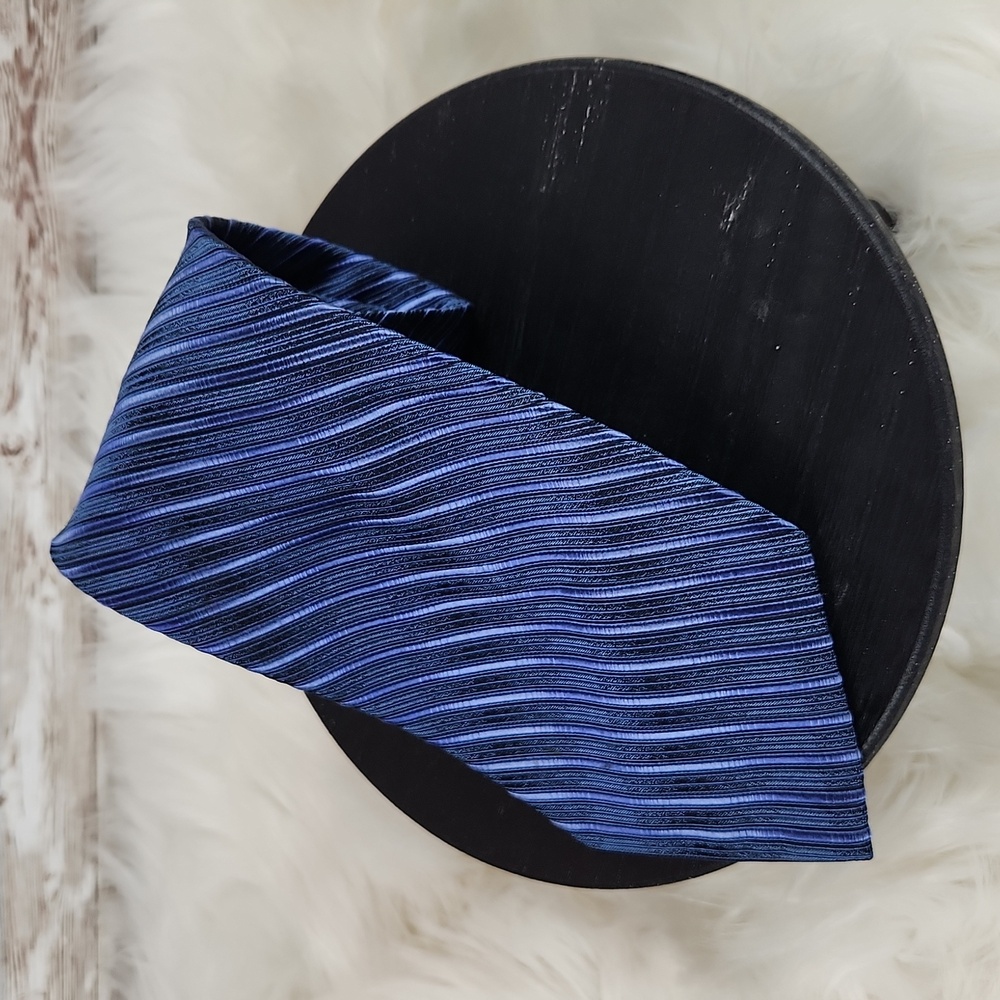 Mens Claiborne Neck Tie, Blue diagonal stripe,100% All Imported Silk, Hand sewn